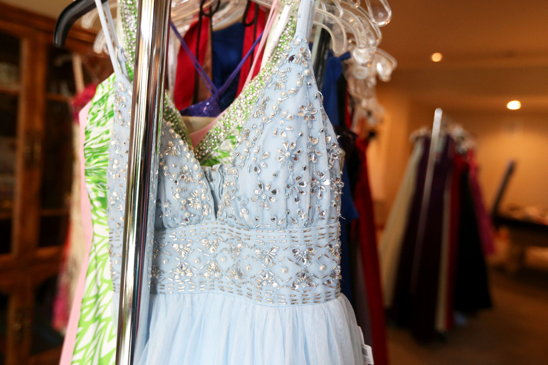 20210429-news-prom-mc-4.JPG